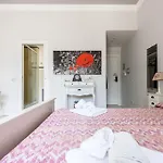 Spacious Suite Comfortable Central And Quiet